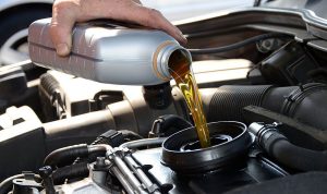 mencari pelumas yang tepat agar kendaraan terawat