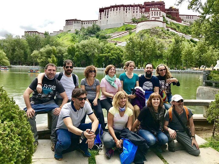 Visit-Tibet-Lhasa-city-Highlight-group-tour